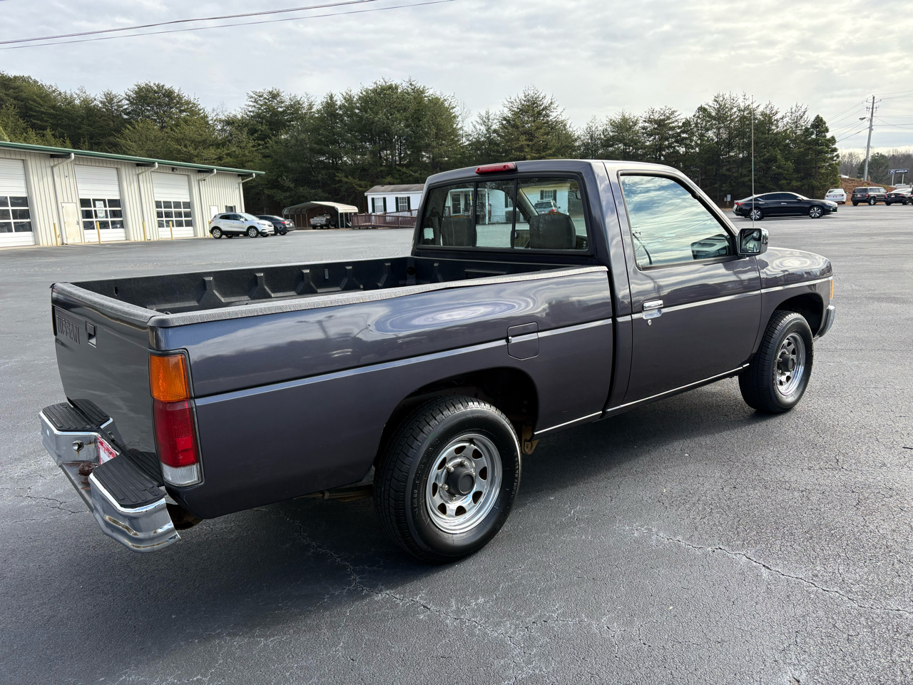 Nissan Pickup Reg. Cab 2WD 1995