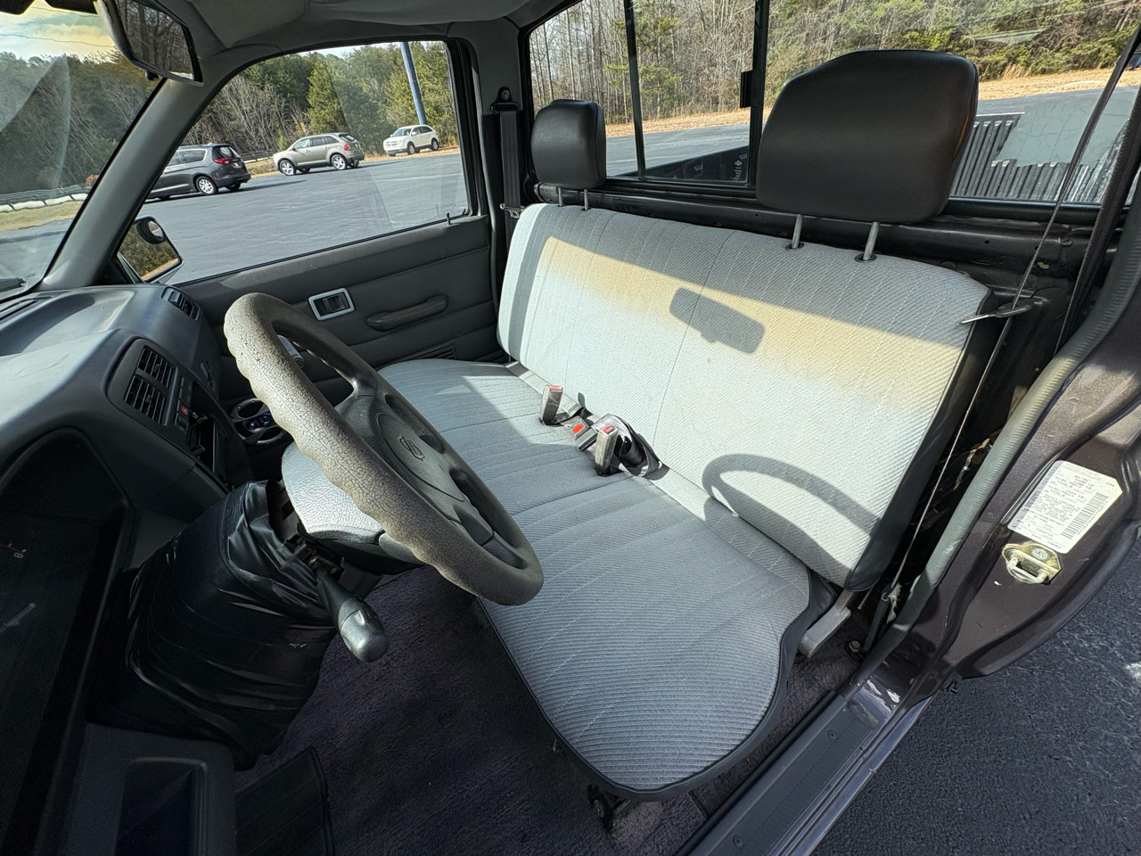 Nissan Pickup Reg. Cab 2WD 1995