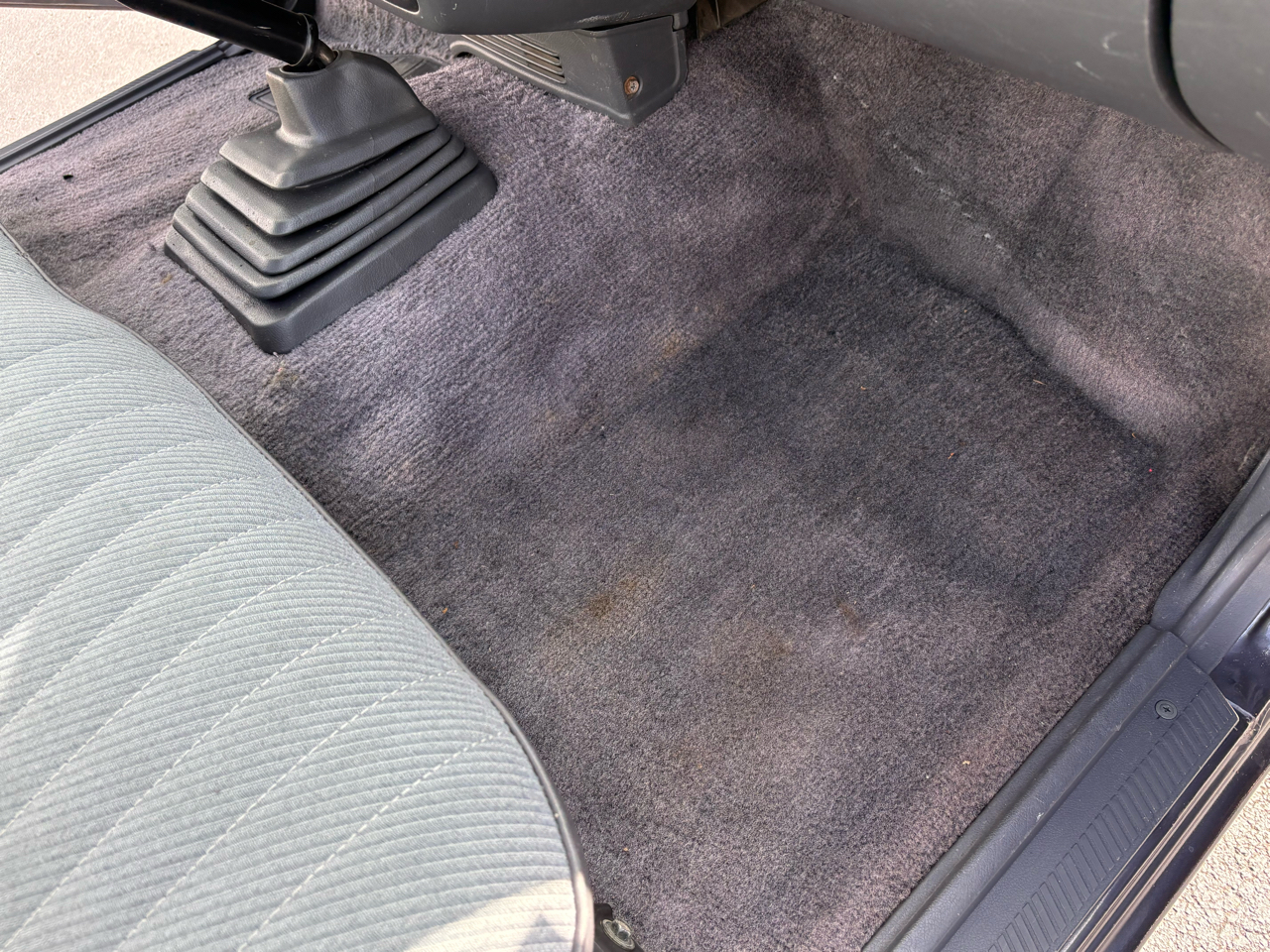 Nissan Pickup Reg. Cab 2WD 1995