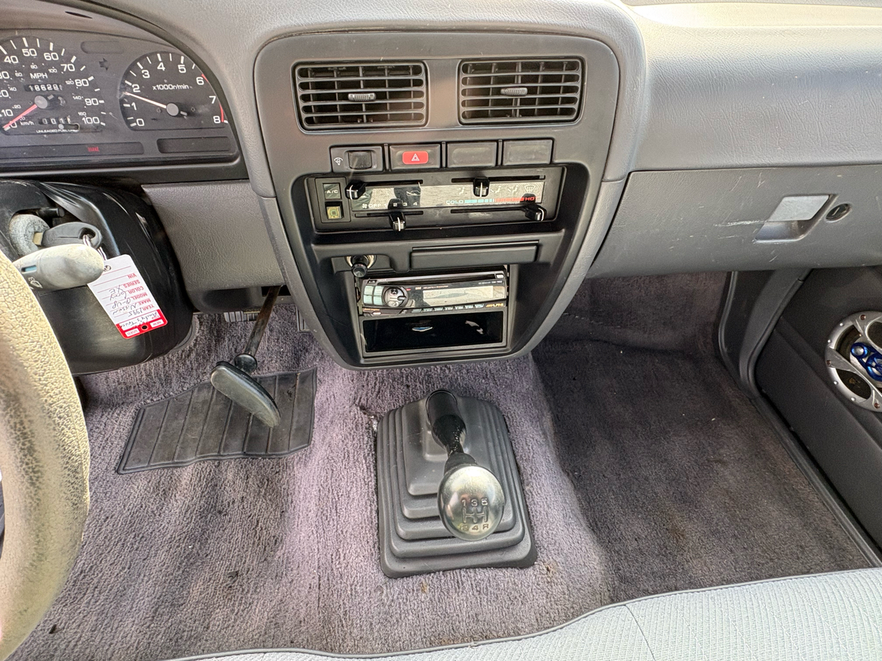 Nissan Pickup Reg. Cab 2WD 1995