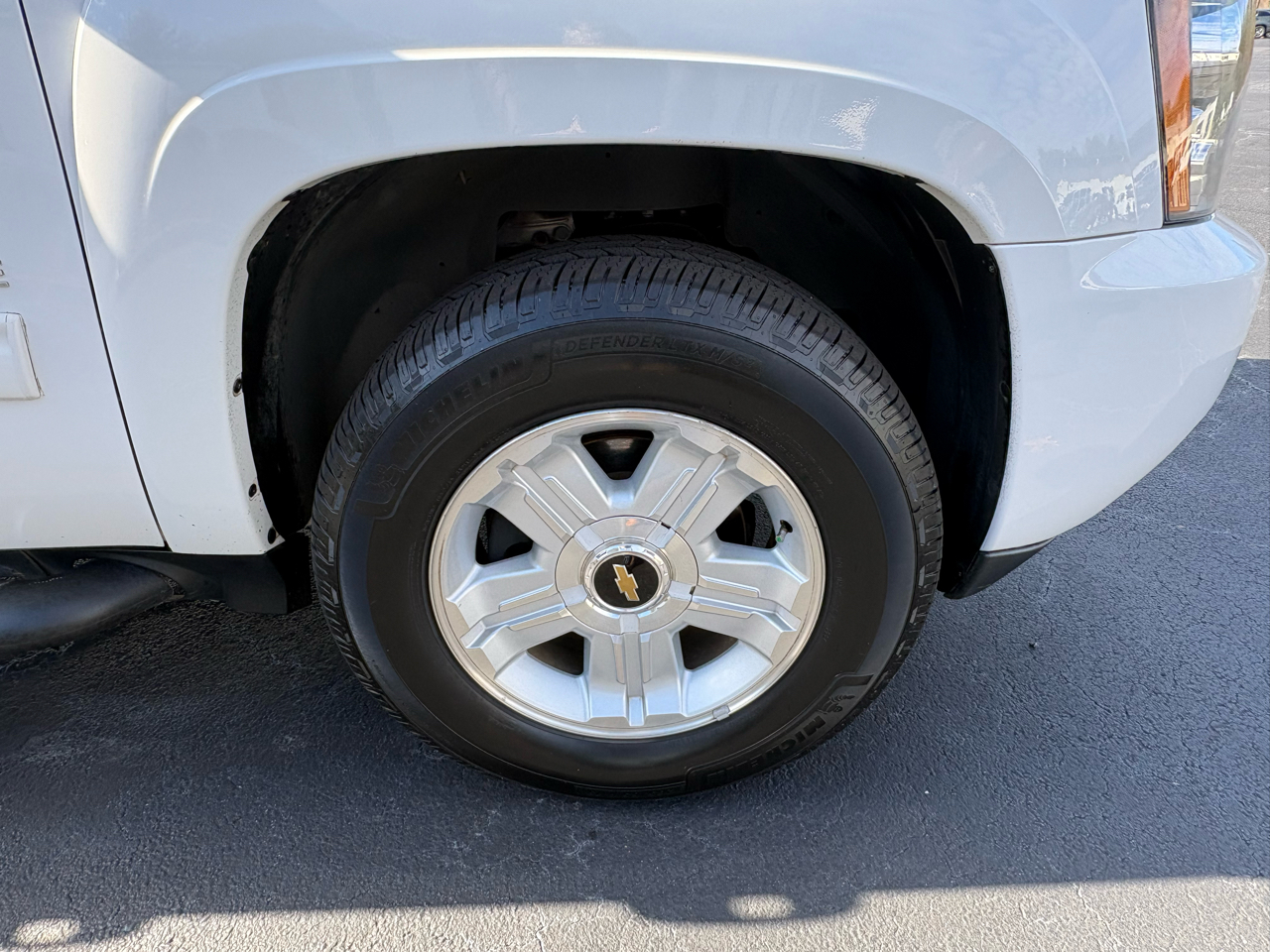 Chevrolet Tahoe  2011