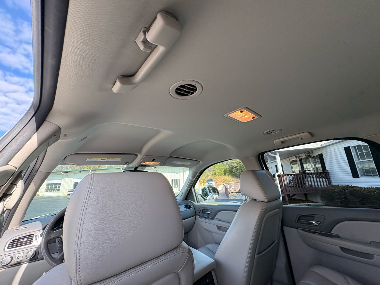 Chevrolet Tahoe  2011