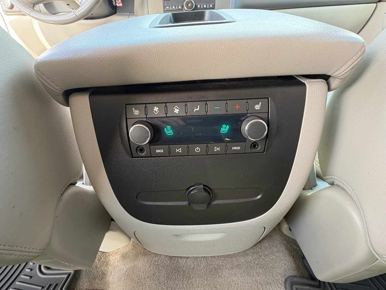 Chevrolet Tahoe  2011