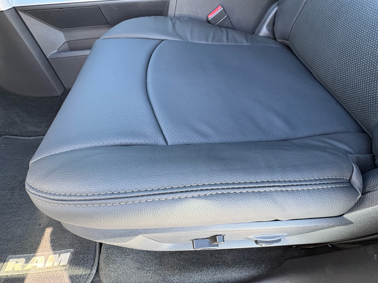 RAM 1500 Sport Crew Cab 4WD 2012