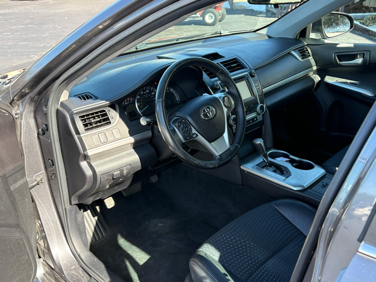 Toyota Camry SE 2014