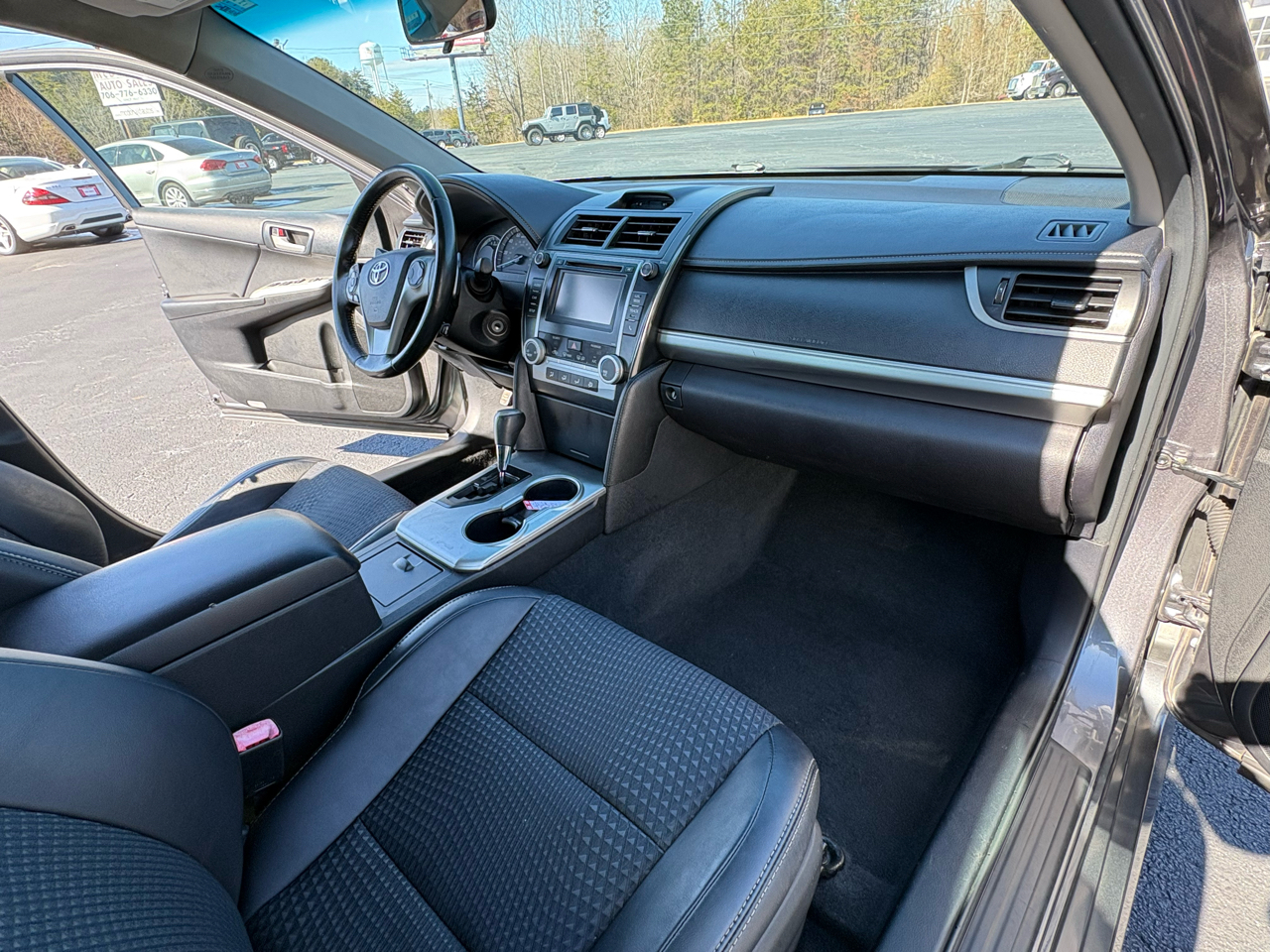 Toyota Camry SE 2014