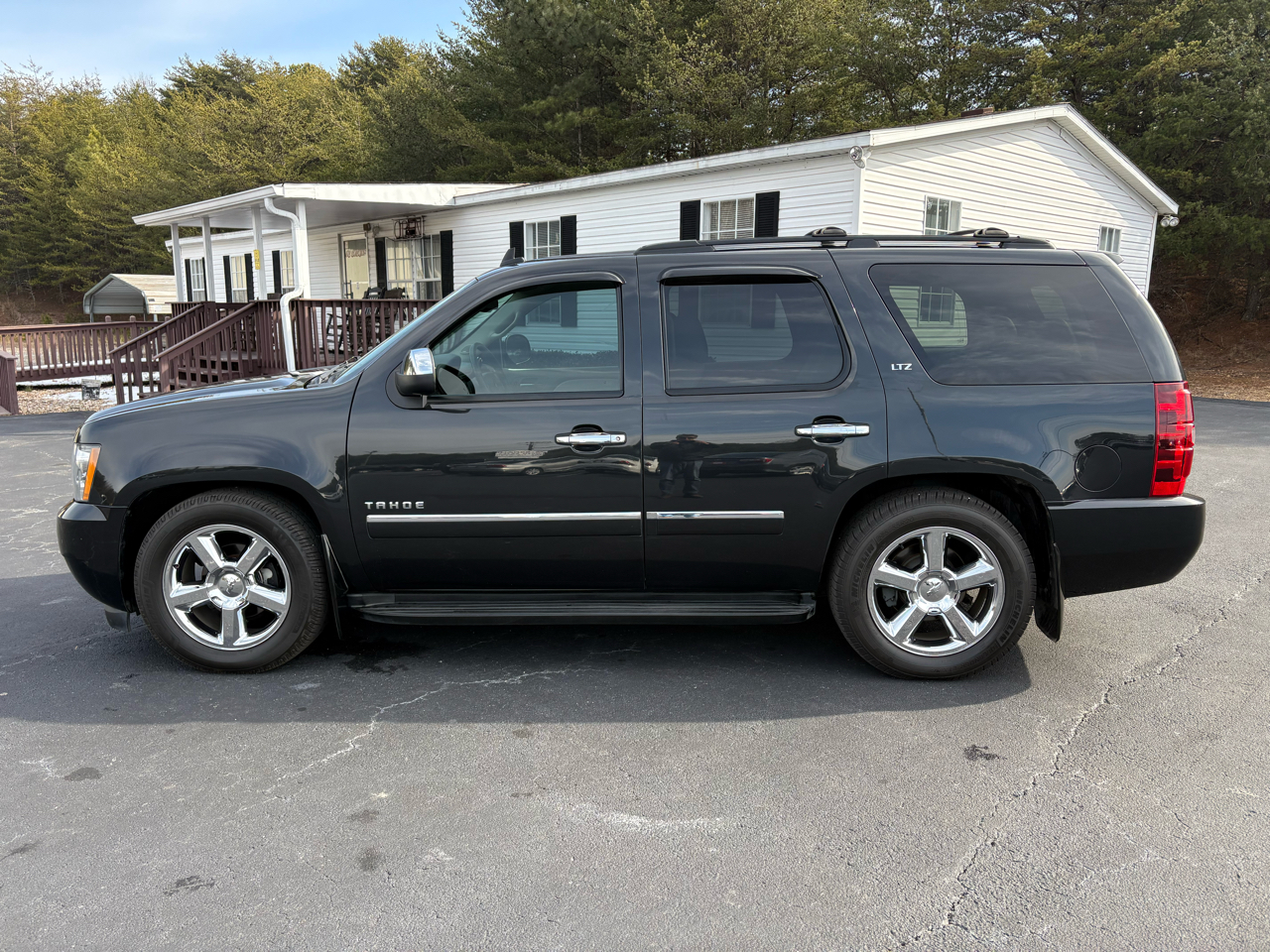 Chevrolet Tahoe LTZ 2WD 2012