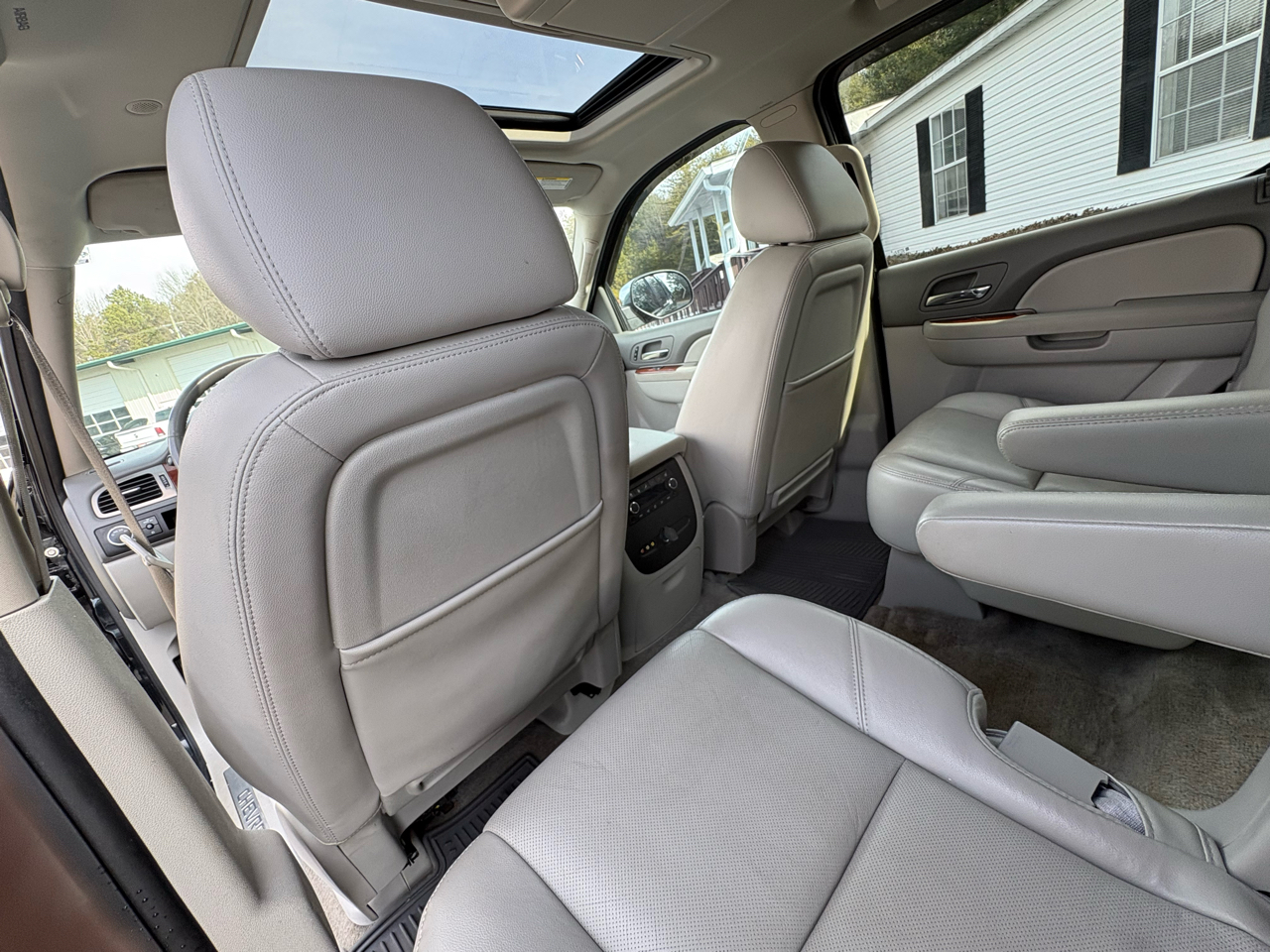 Chevrolet Tahoe LTZ 2WD 2012