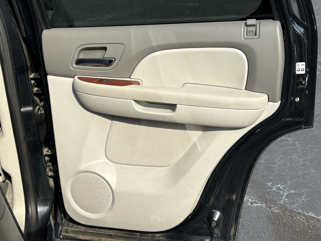 Chevrolet Tahoe LTZ 2WD 2012