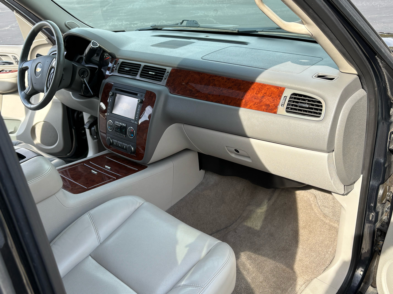 Chevrolet Tahoe LTZ 2WD 2012