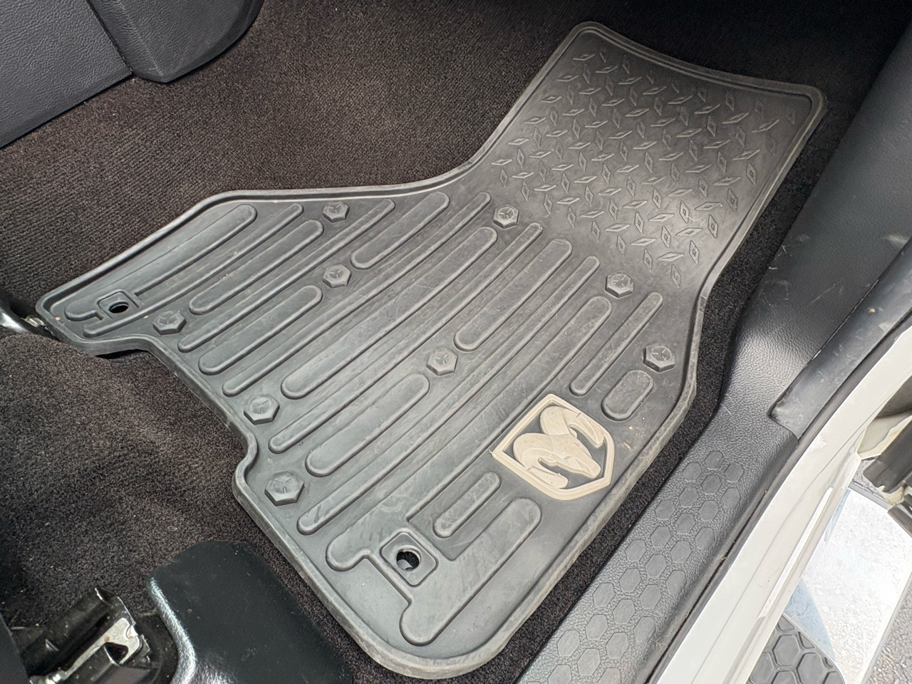 RAM 1500 Sport Crew Cab SWB 4WD 2014