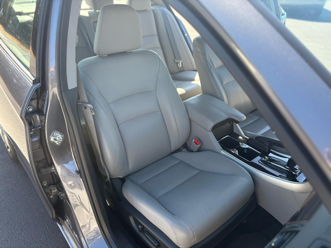 Honda Accord EX-L Sedan V6 6-Spd AT 2017