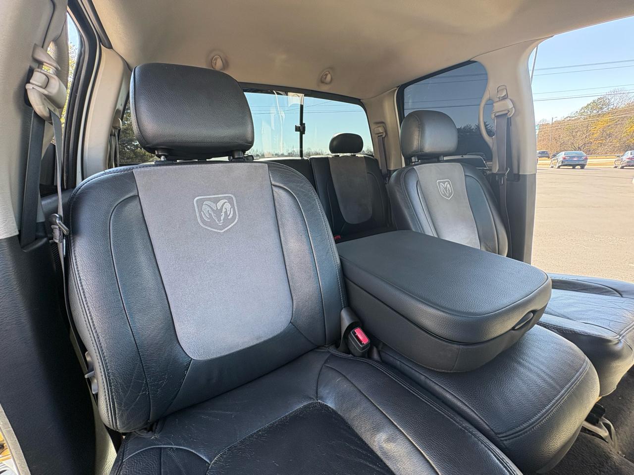 Dodge Ram 2500 Laramie Quad Cab Short Bed 4WD 2005