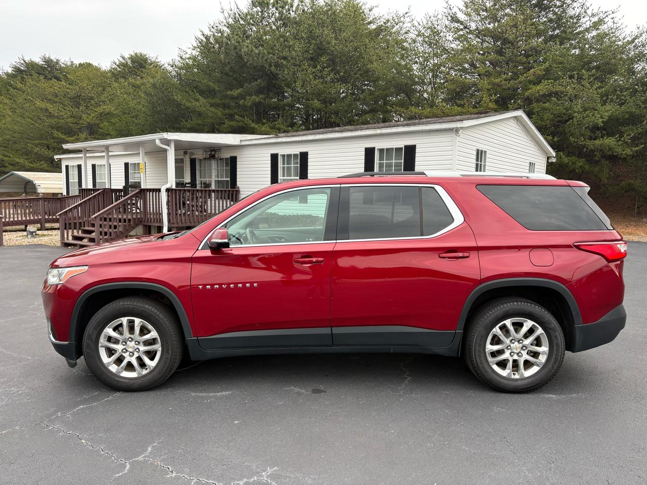 Chevrolet Traverse LT Cloth FWD 2018