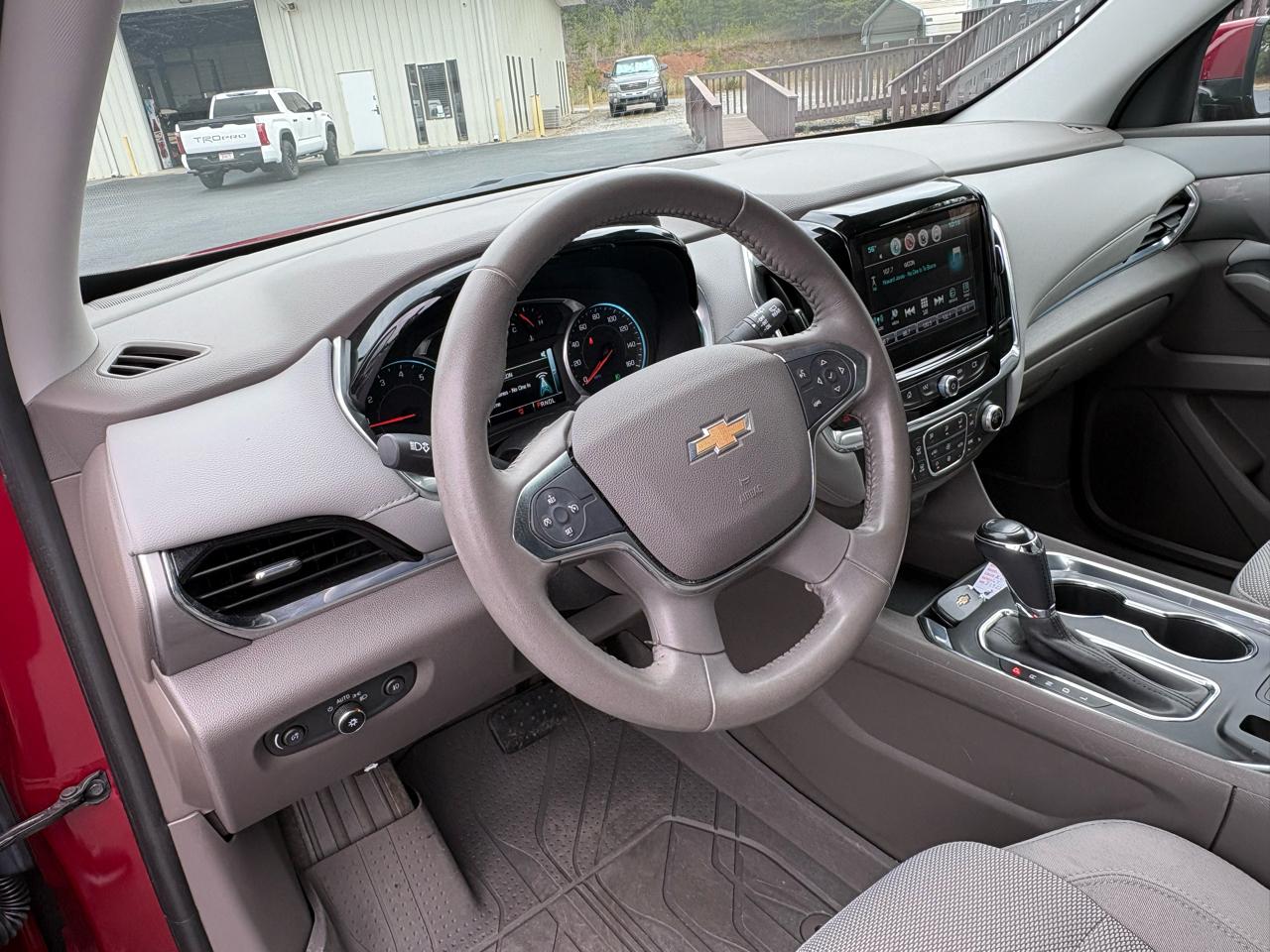 Chevrolet Traverse LT Cloth FWD 2018