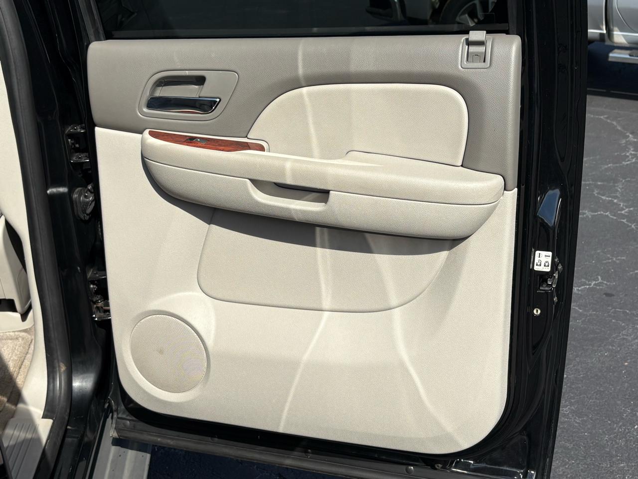 Chevrolet Suburban LT1 1500 2WD 2009