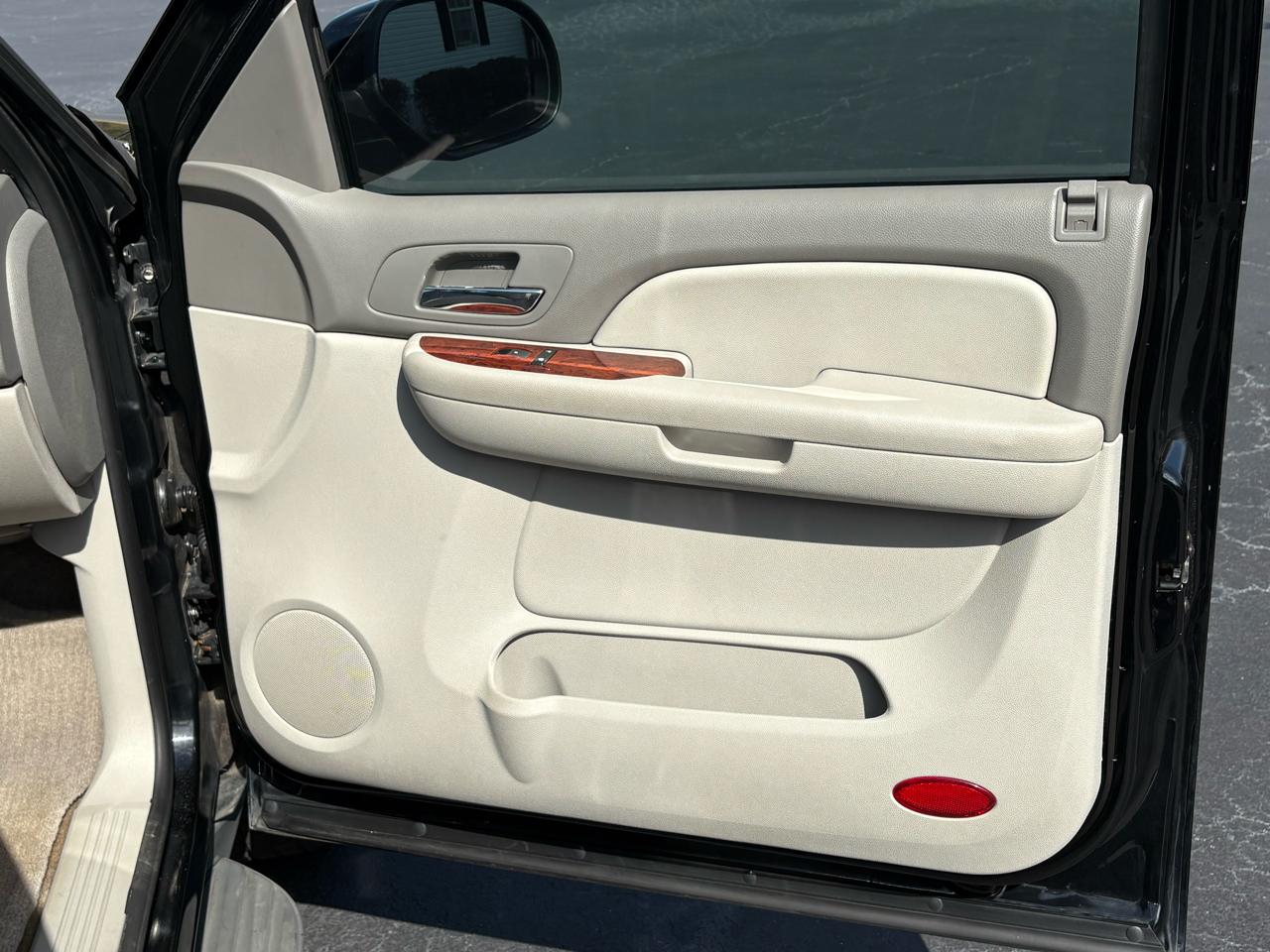 Chevrolet Suburban LT1 1500 2WD 2009