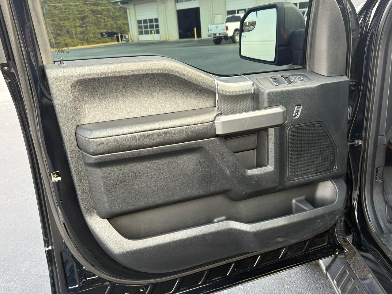 Ford F-150 XLT SuperCrew 5.5-ft. Bed 4WD 2017