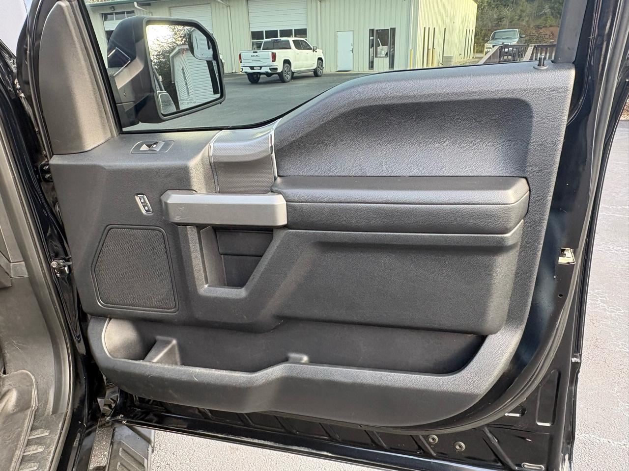 Ford F-150 XLT SuperCrew 5.5-ft. Bed 4WD 2017