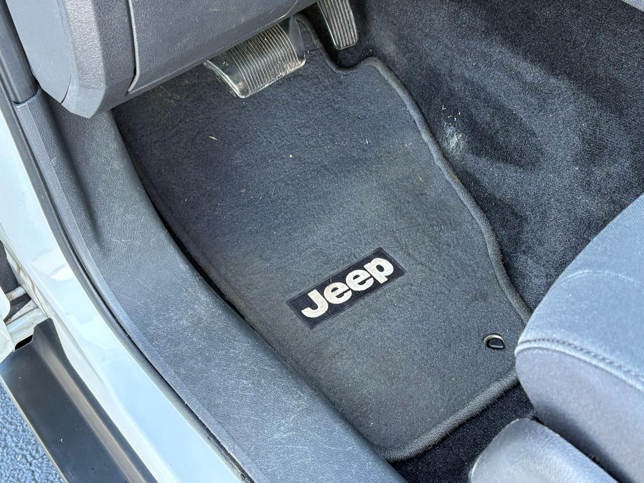 Jeep Liberty Sport 4WD 2012