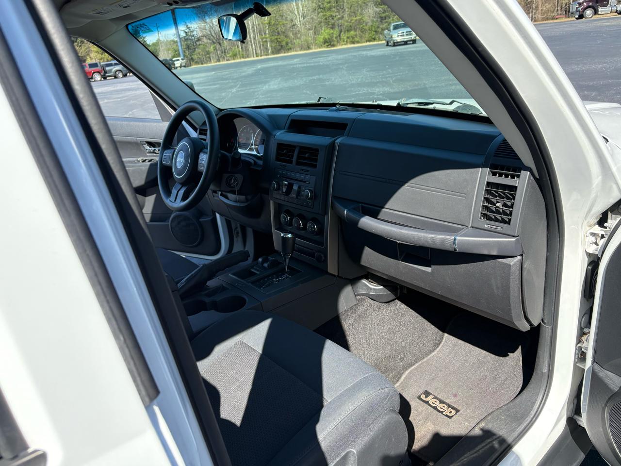 Jeep Liberty Sport 4WD 2012