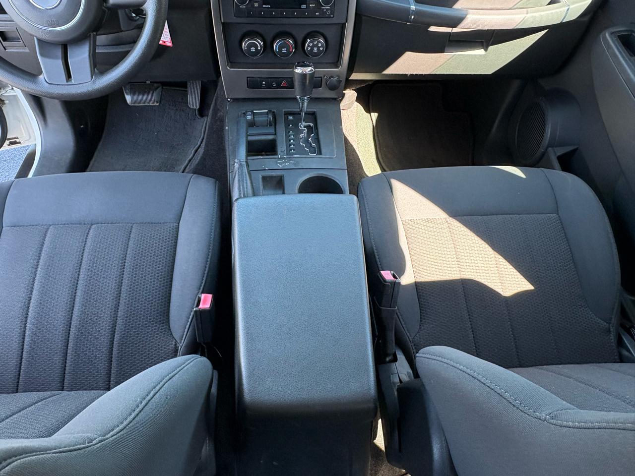 Jeep Liberty Sport 4WD 2012