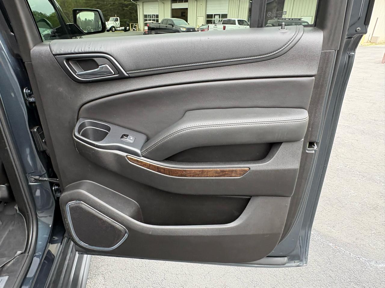 Chevrolet Suburban LT 2WD 2019