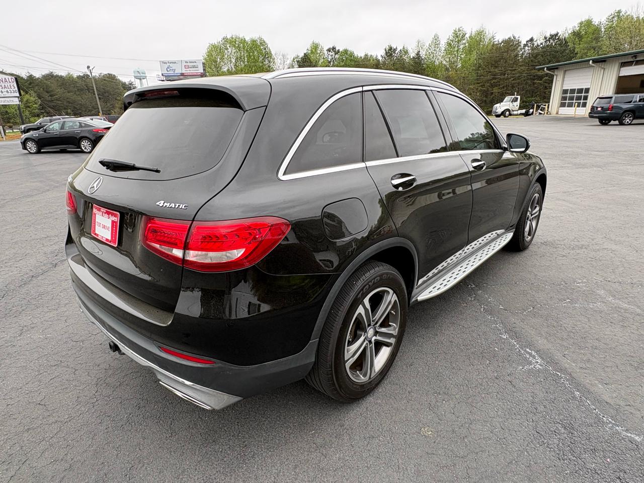 Mercedes-Benz GLC-Class GLC300 4MATIC 2017