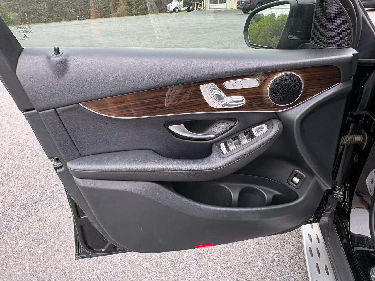 Mercedes-Benz GLC-Class GLC300 4MATIC 2017