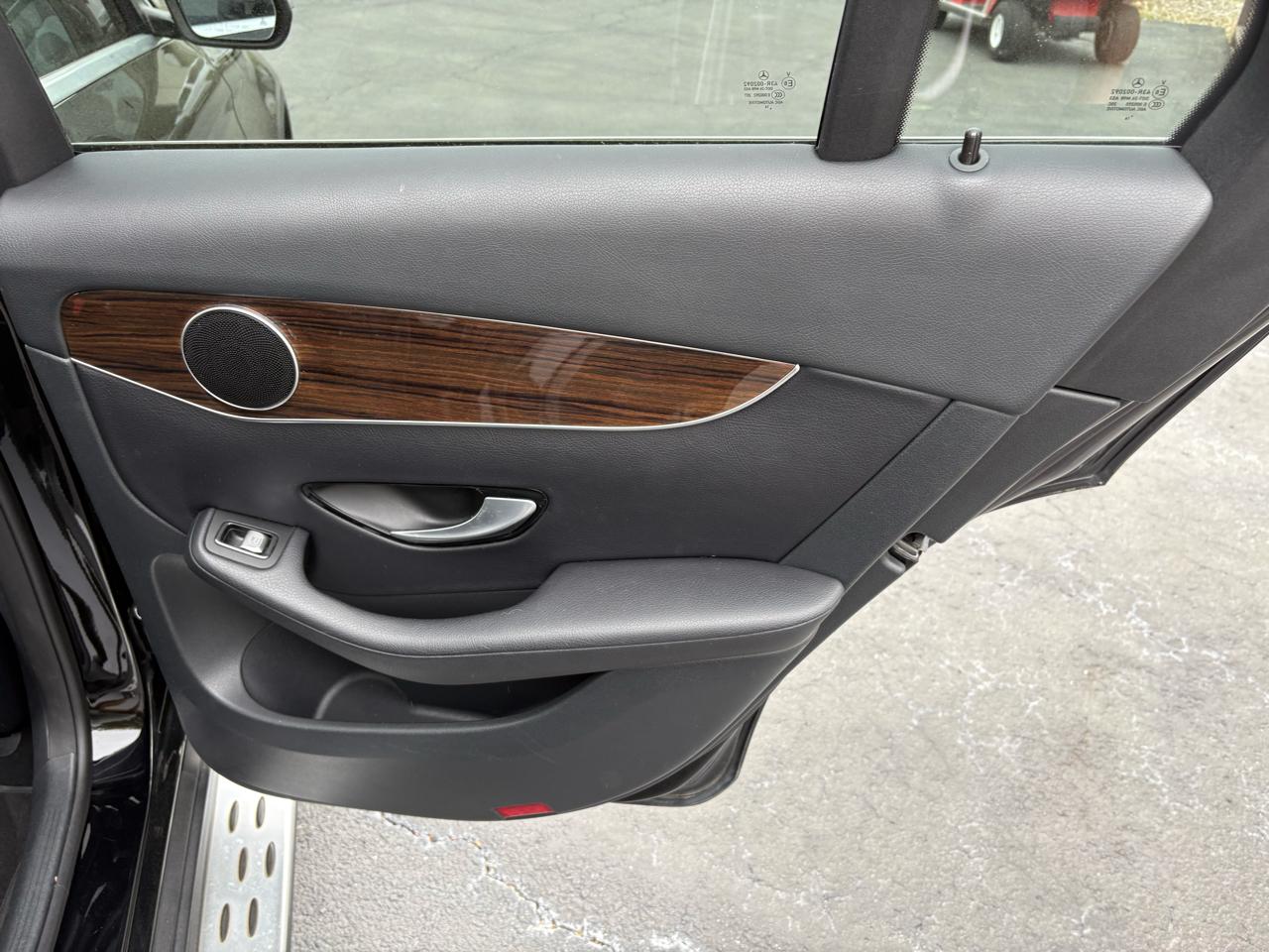 Mercedes-Benz GLC-Class GLC300 4MATIC 2017