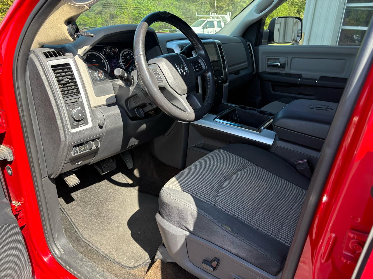 RAM 2500 SLT Crew Cab SWB 4WD 2012