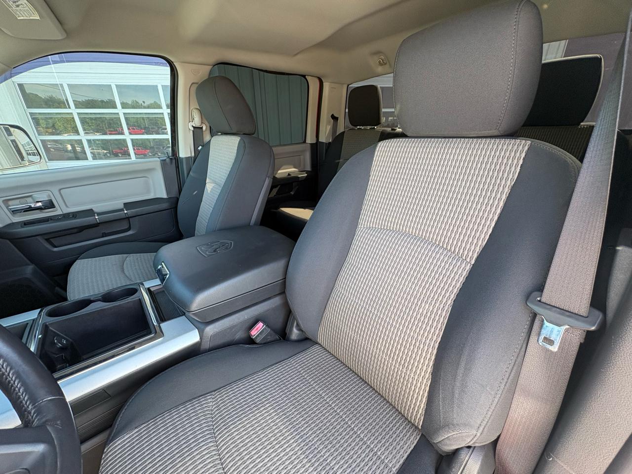 RAM 2500 SLT Crew Cab SWB 4WD 2012