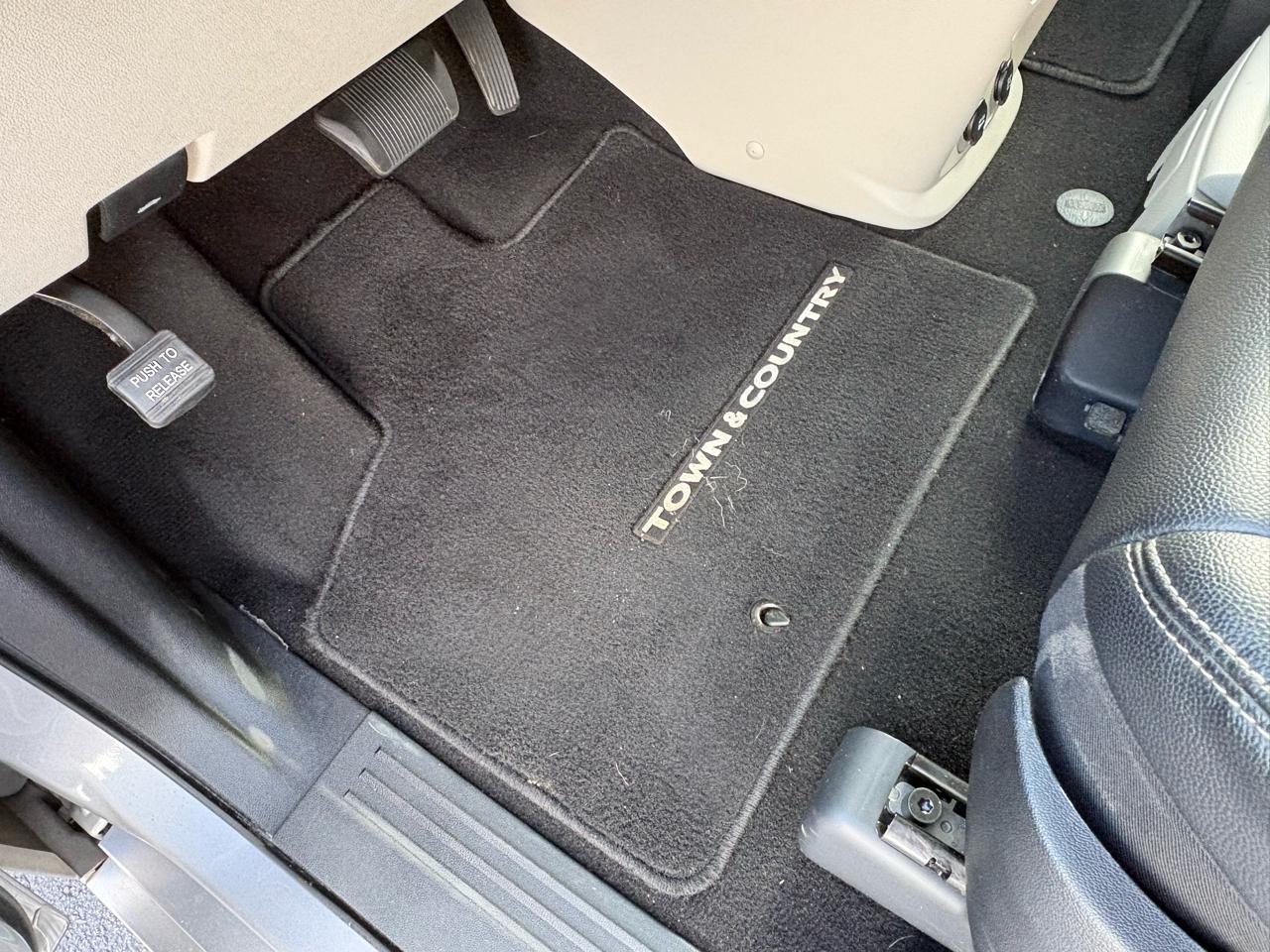 Chrysler Town & Country Touring 2016