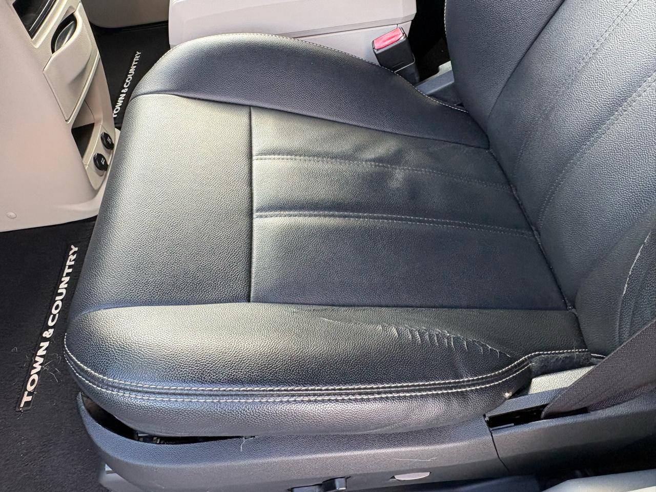 Chrysler Town & Country Touring 2016