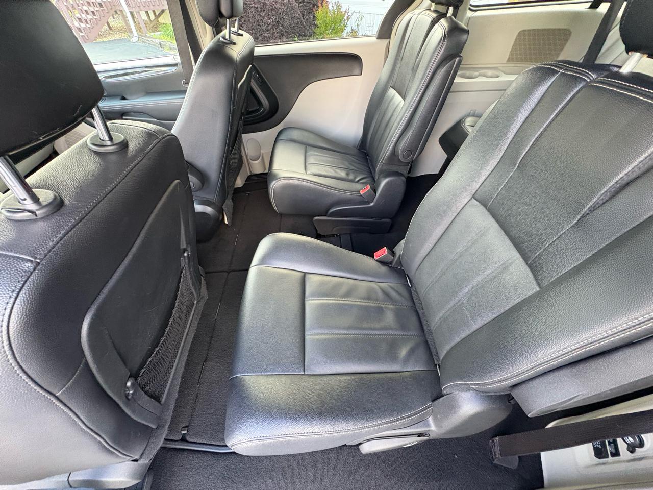 Chrysler Town & Country Touring 2016