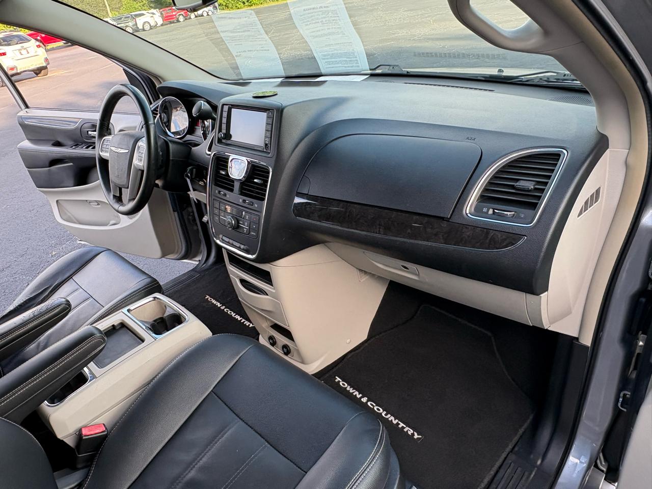 Chrysler Town & Country Touring 2016