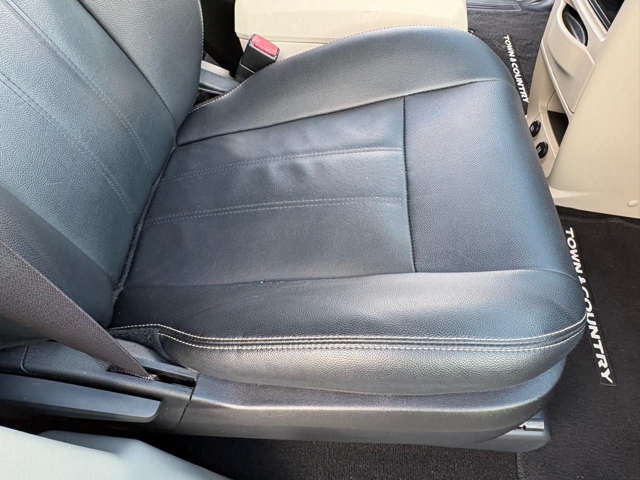 Chrysler Town & Country Touring 2016