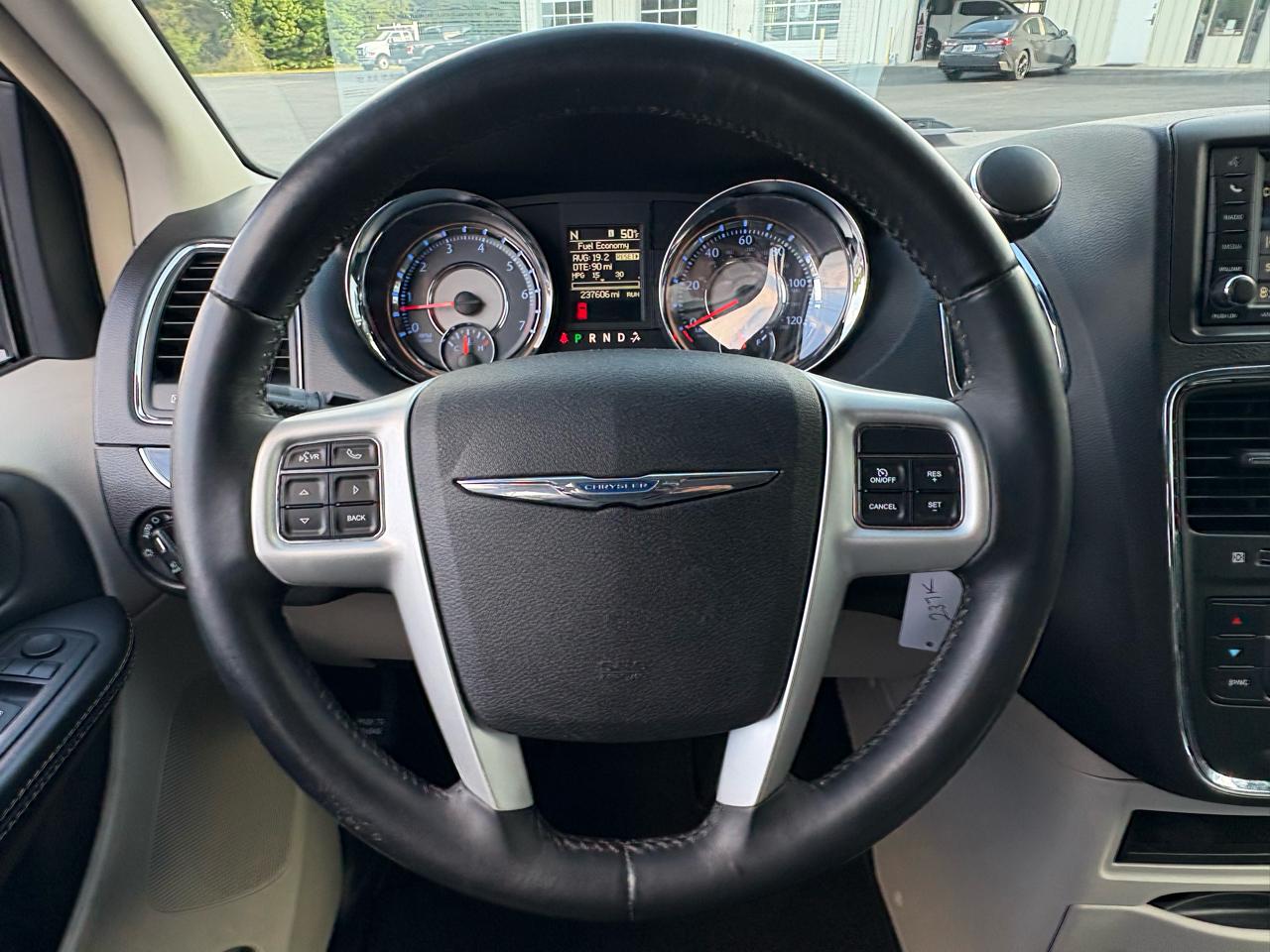 Chrysler Town & Country Touring 2016