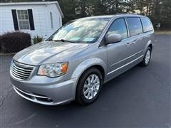 2016 Chrysler Town & Country 