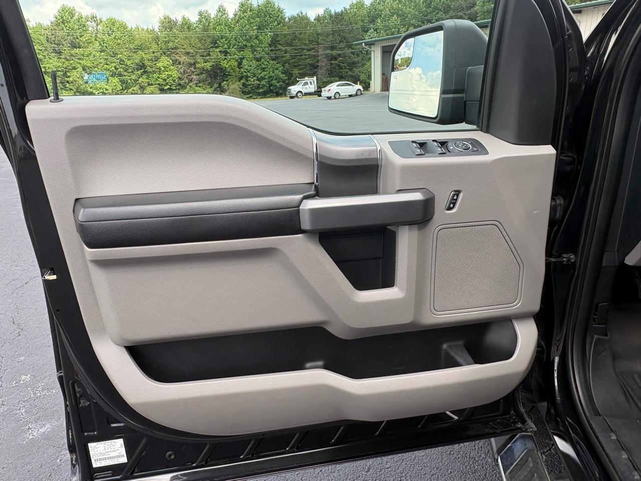 Ford F-150 XLT SuperCrew 5.5-ft. Bed 4WD 2015