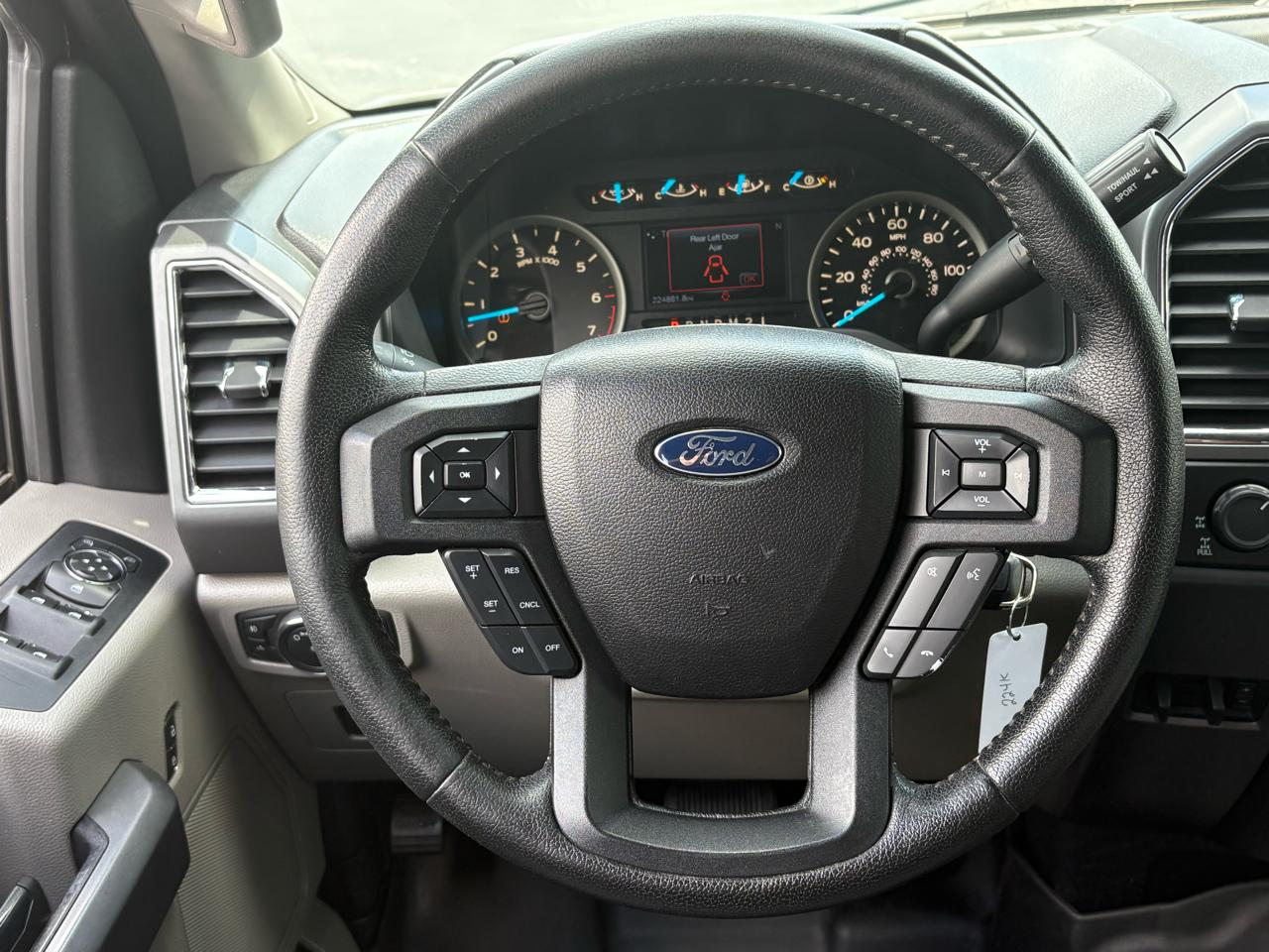 Ford F-150 XLT SuperCrew 5.5-ft. Bed 4WD 2015