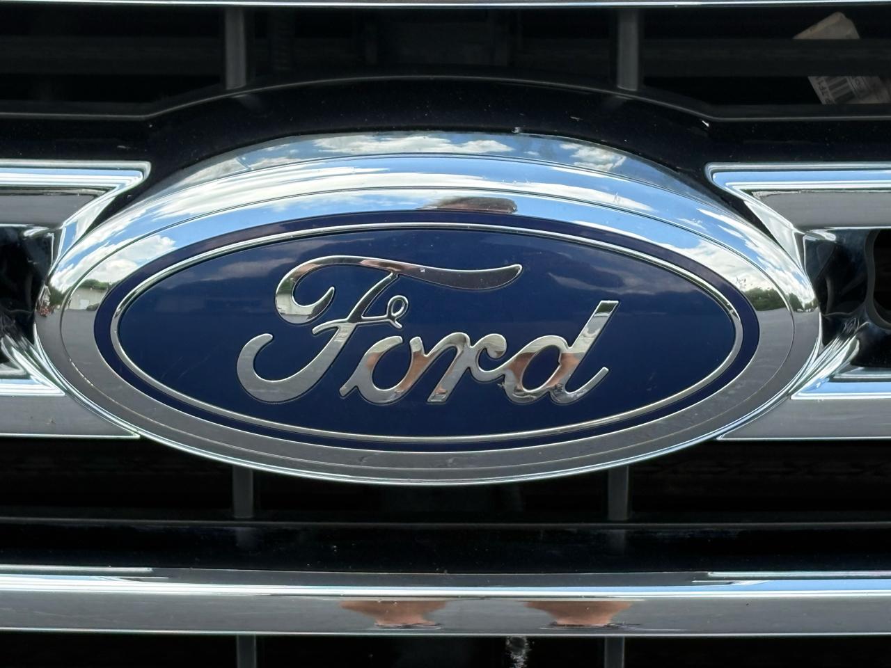 Ford F-150 XLT SuperCrew 5.5-ft. Bed 4WD 2015