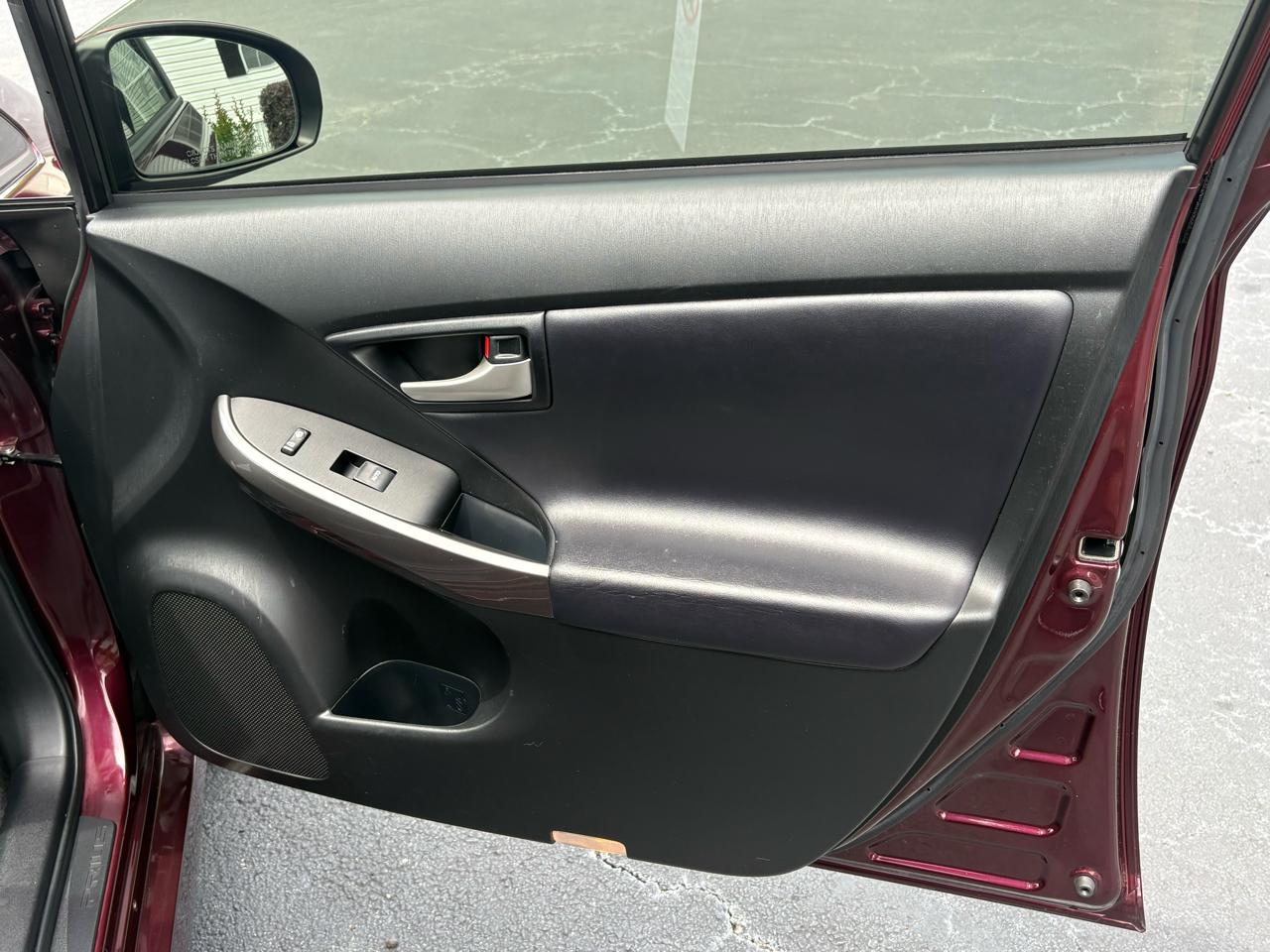 Toyota Prius  2013