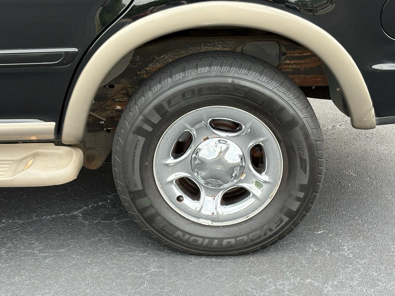 Ford Expedition Eddie Bauer 4WD 2001