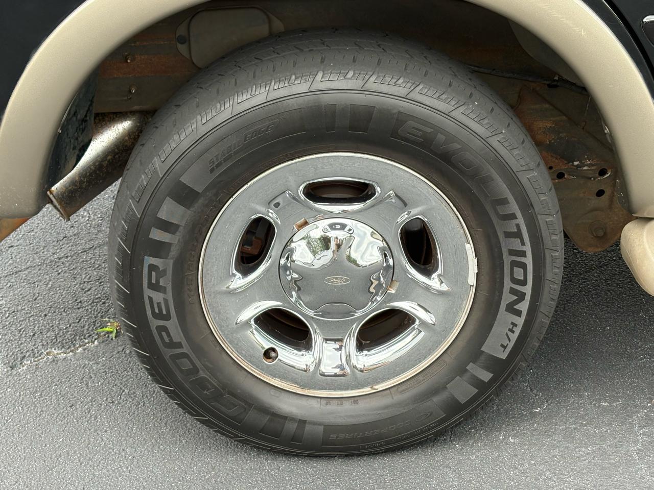 Ford Expedition Eddie Bauer 4WD 2001