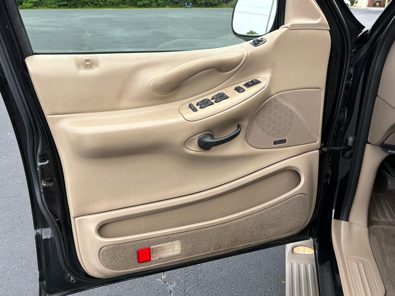 Ford Expedition Eddie Bauer 4WD 2001