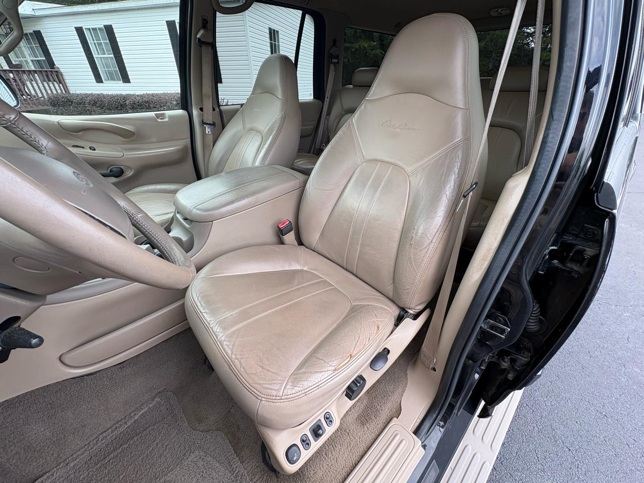 Ford Expedition Eddie Bauer 4WD 2001