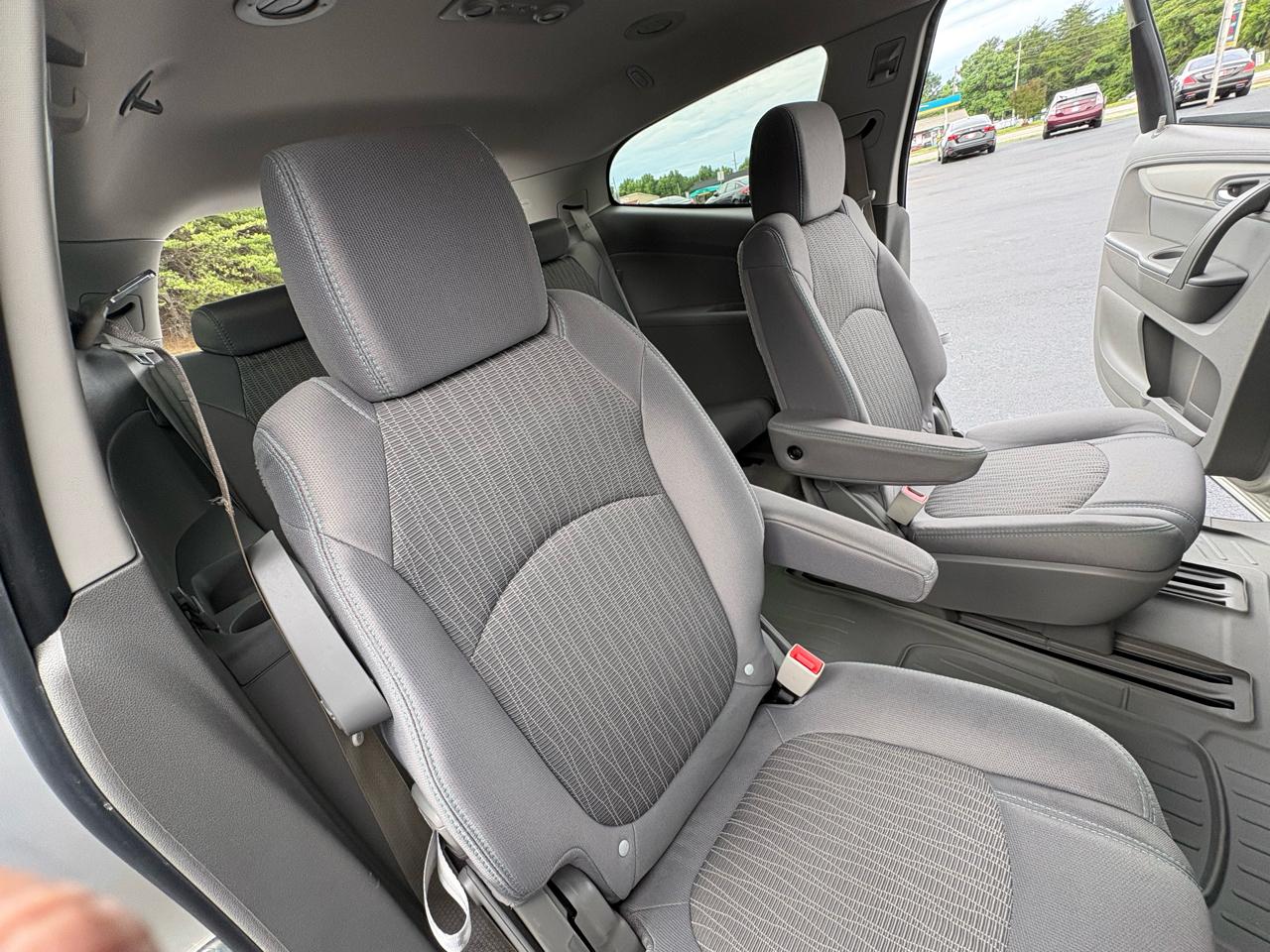 Chevrolet Traverse 1LT FWD 2014