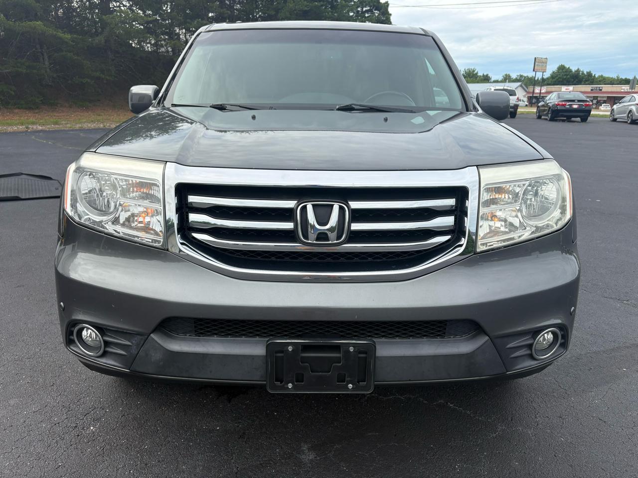 Honda Pilot Touring 4WD 5-Spd AT with DVD 2013