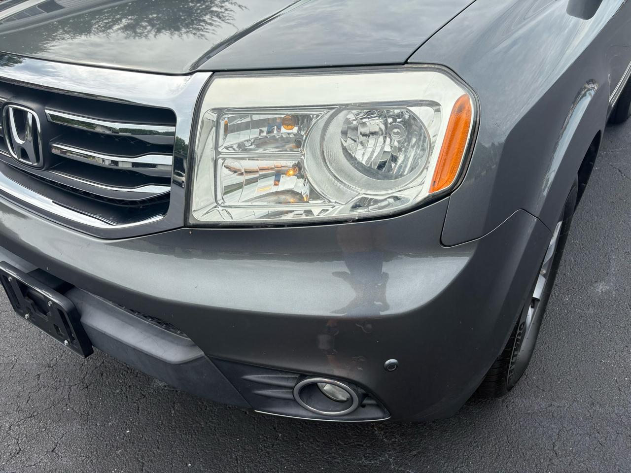 Honda Pilot Touring 4WD 5-Spd AT with DVD 2013
